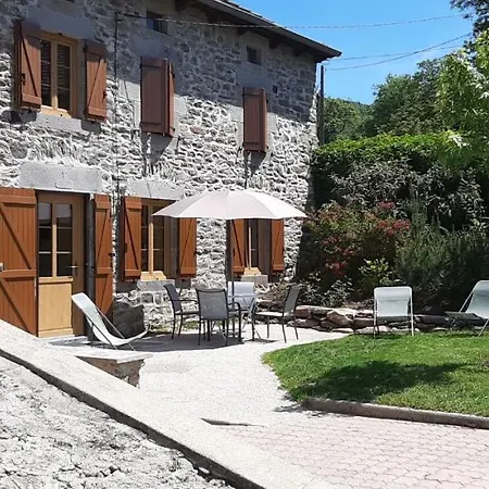 Charmante Maison A La Campagne Au Coeur Des Premiers Volcans Mezeres Exterior photo