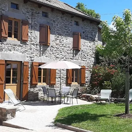 Charmante Maison A La Campagne Au Coeur Des Premiers Volcans Mezeres Exterior photo