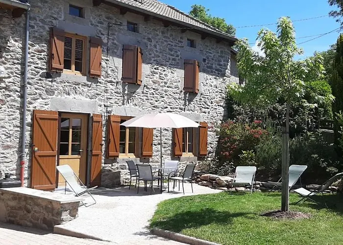 Charmante Maison A La Campagne Au Coeur Des Premiers Volcans